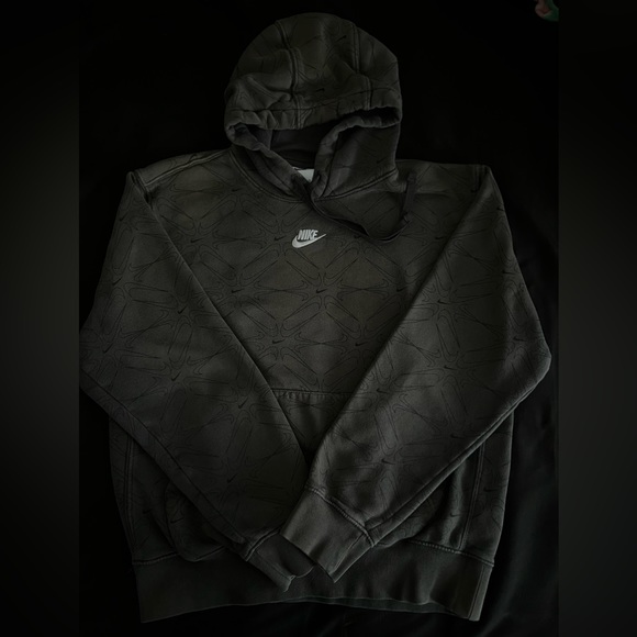 Women’s Nike Hoodie - Picture 3 of 3